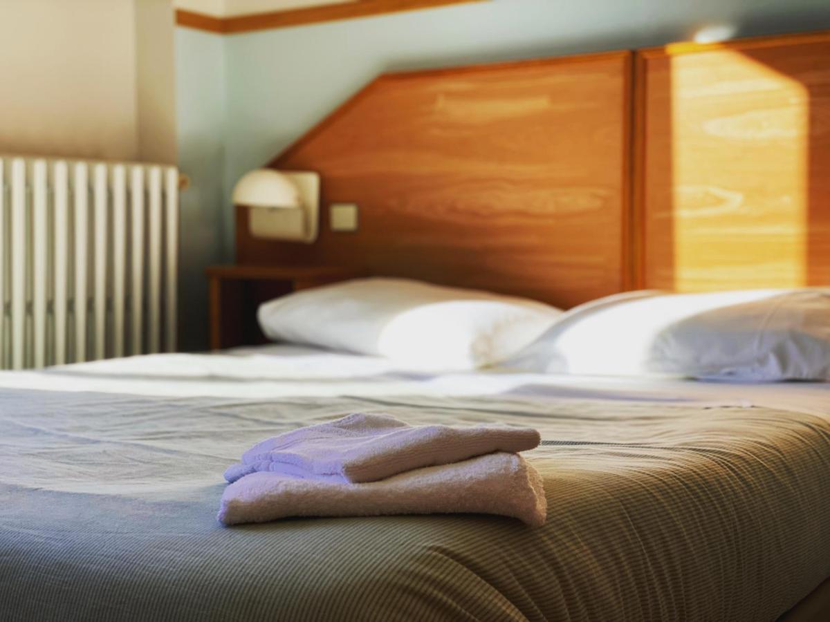 Hotel Le Midi Clermont-Cournon Dış mekan fotoğraf